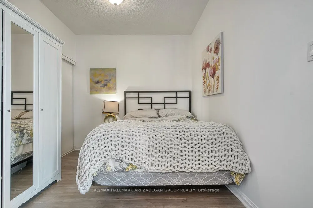 230 Queens Quay W, #1518