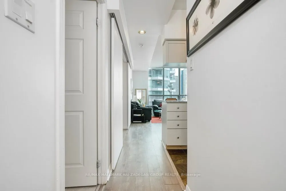 230 Queens Quay W, #1518