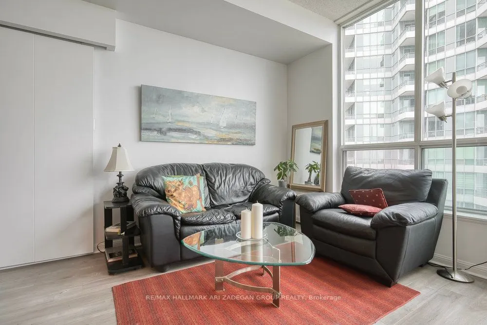 230 Queens Quay W, #1518