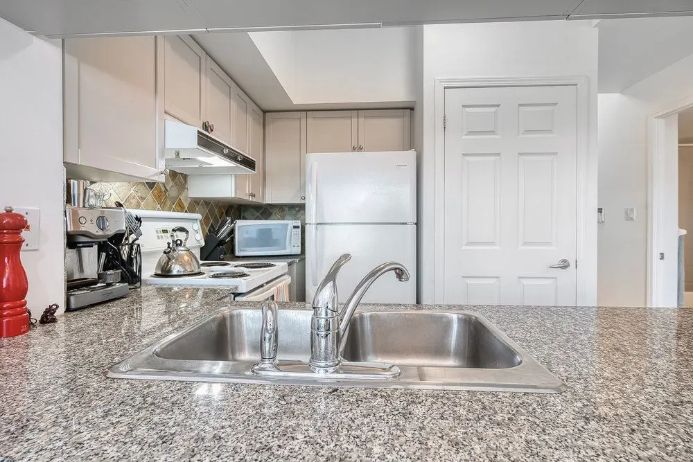 230 Queens Quay W, #1518
