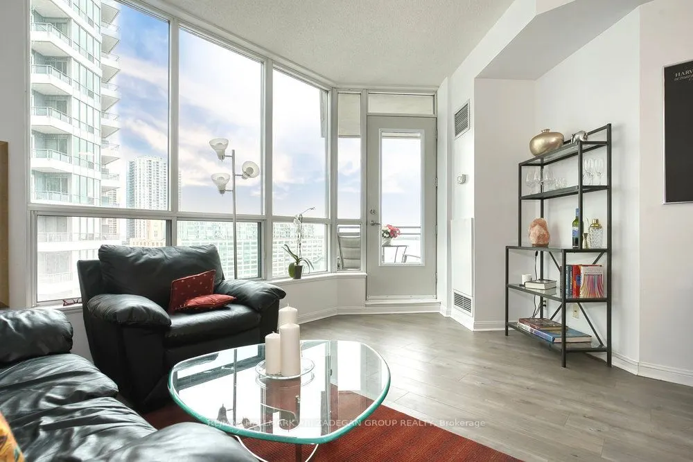 230 Queens Quay W, #1518