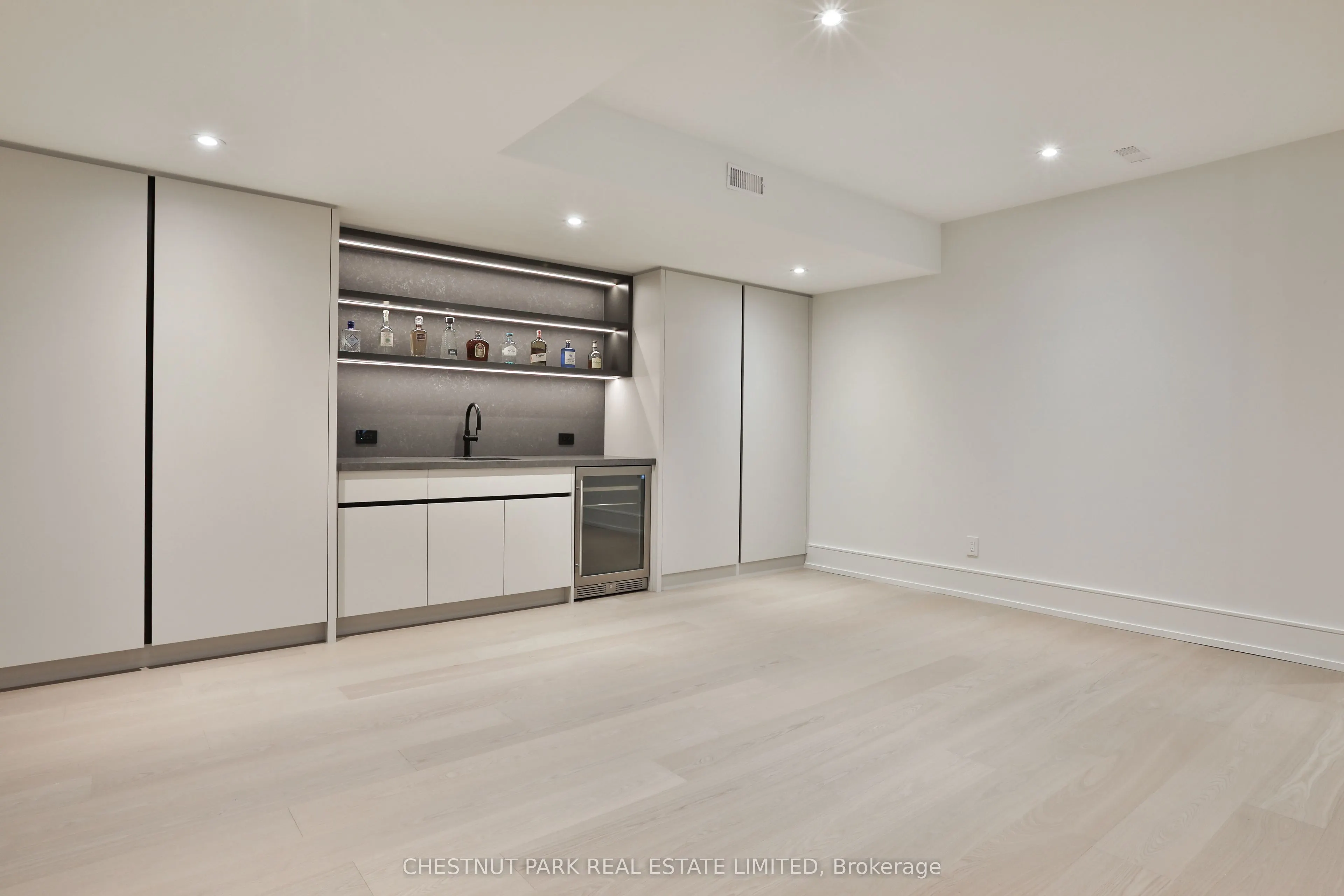 2 Marchwood Drive