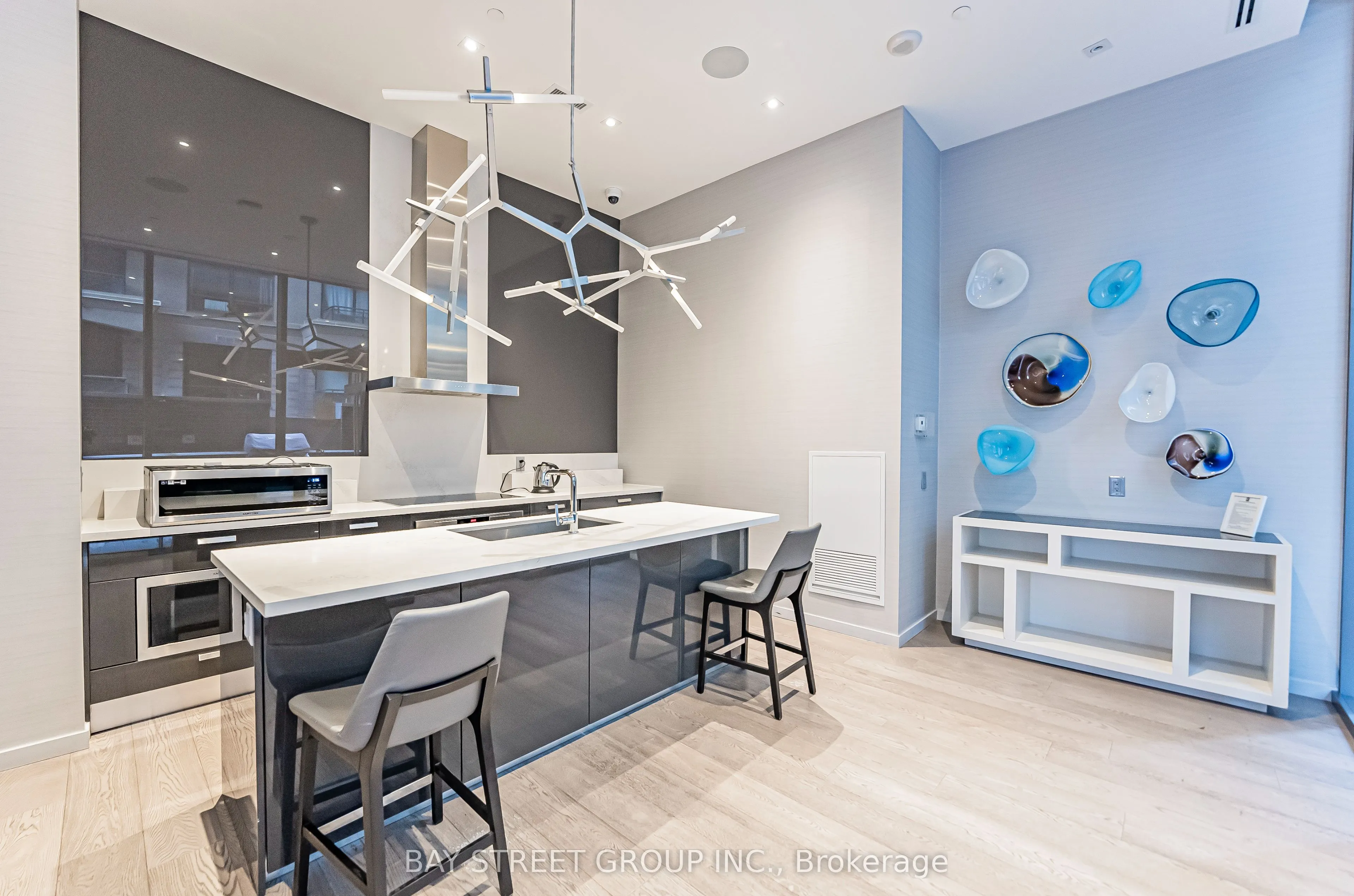 42 Charles Street E, #2908