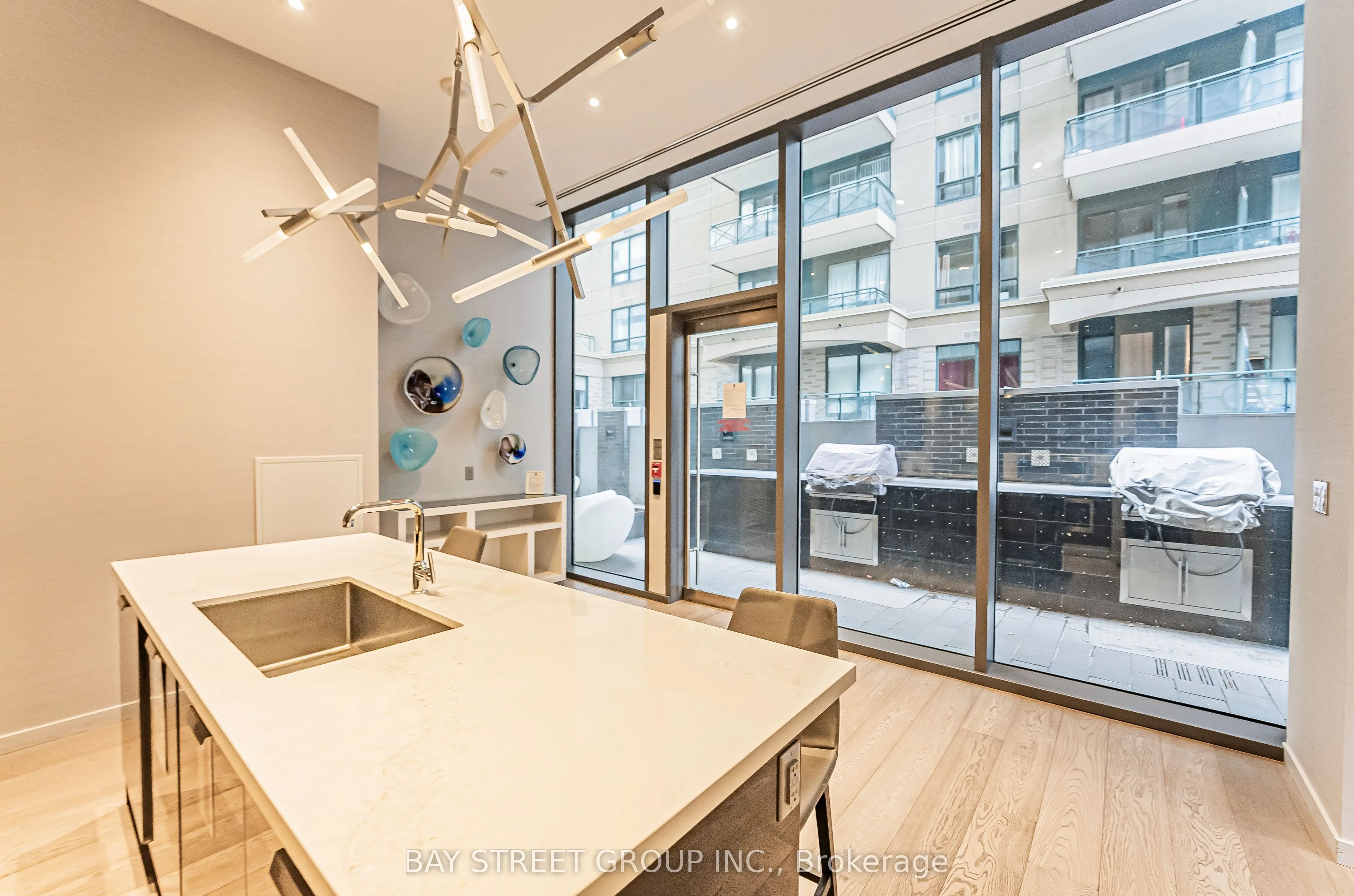 42 Charles Street E, #2908