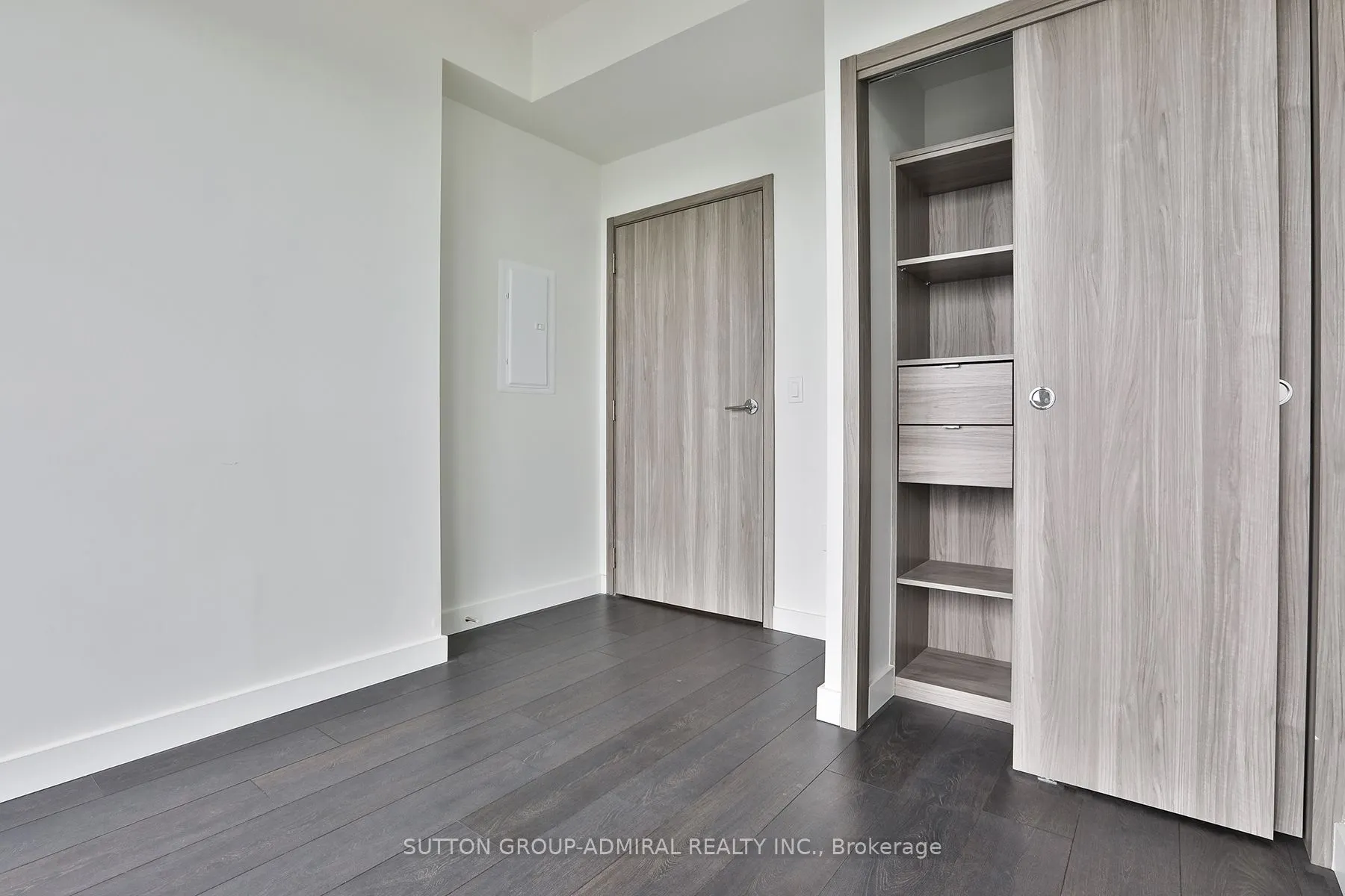 85 McMahon Drive, #3507
