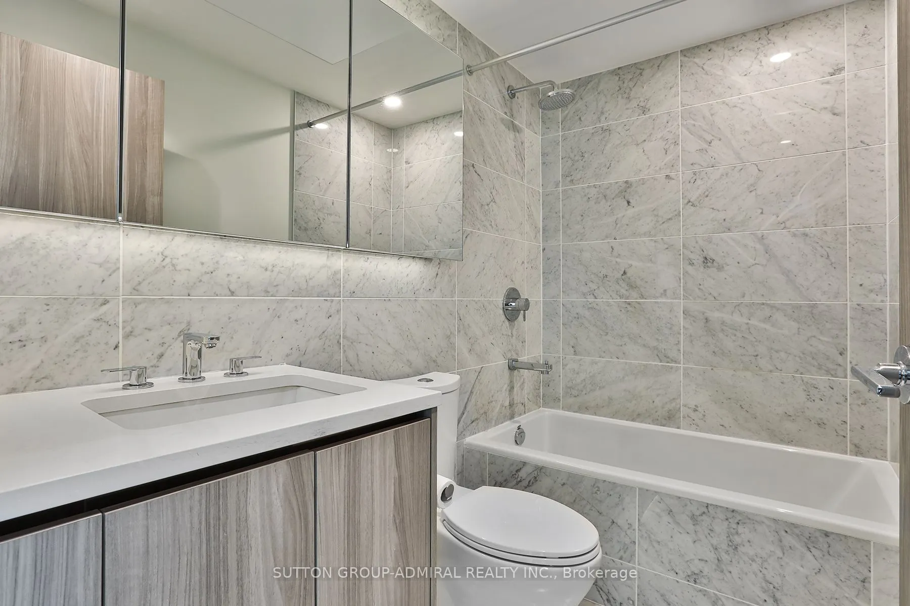 85 McMahon Drive, #3507