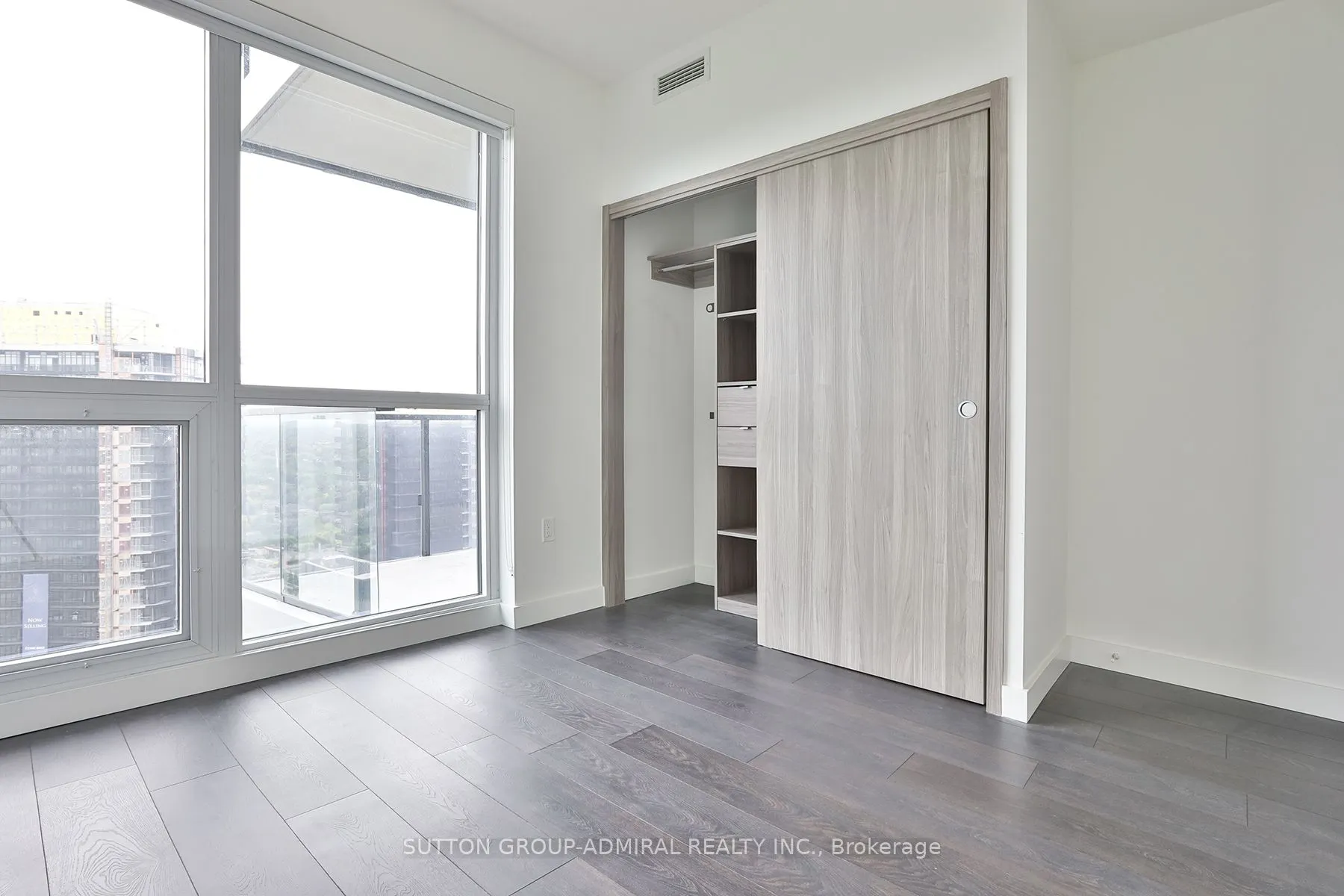 85 McMahon Drive, #3507