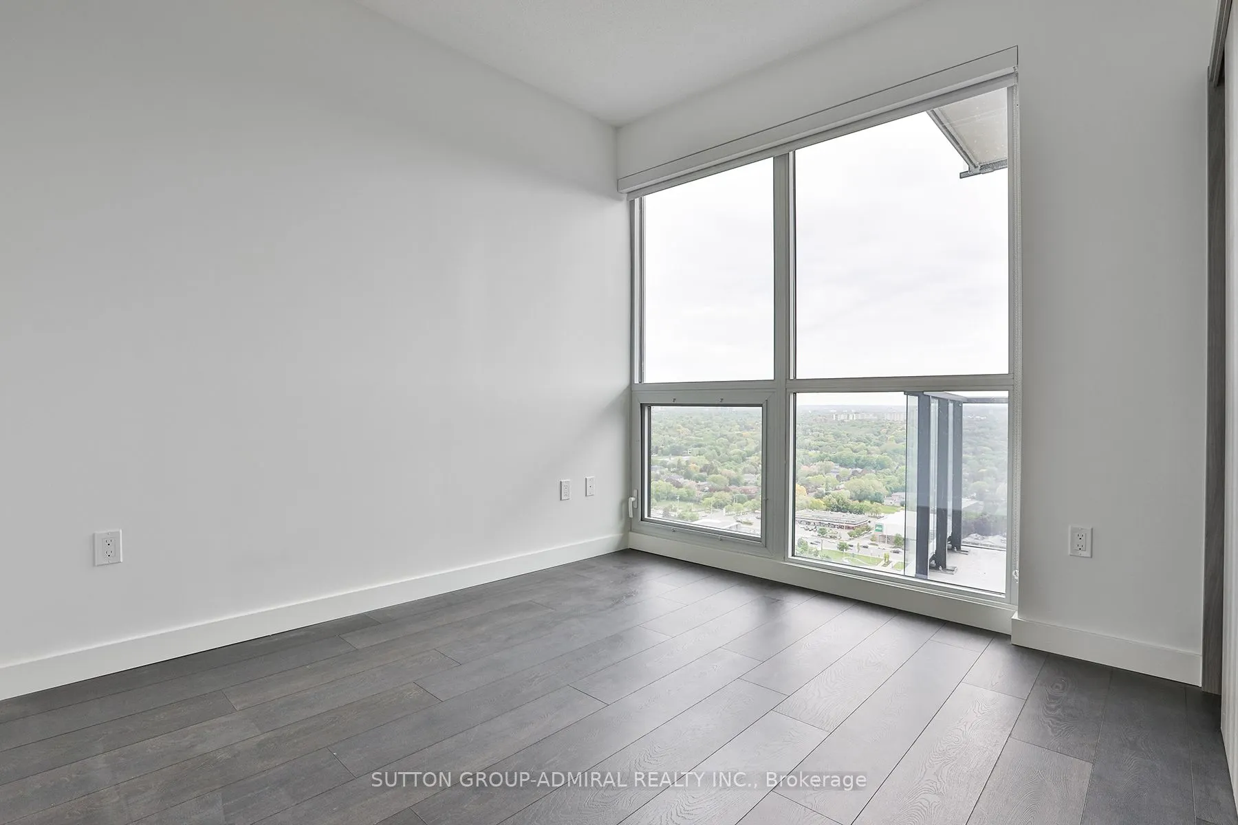 85 McMahon Drive, #3507