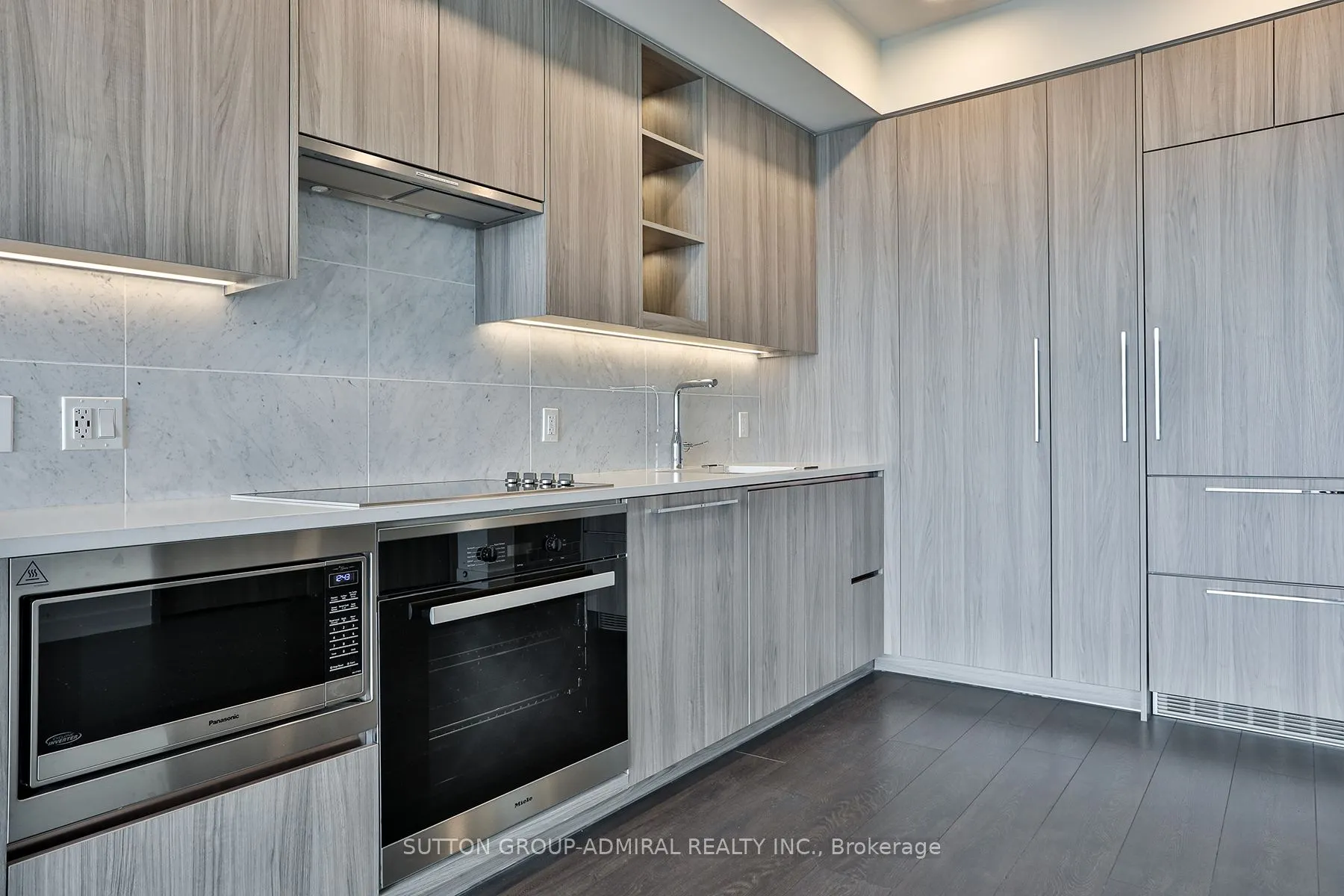 85 McMahon Drive, #3507