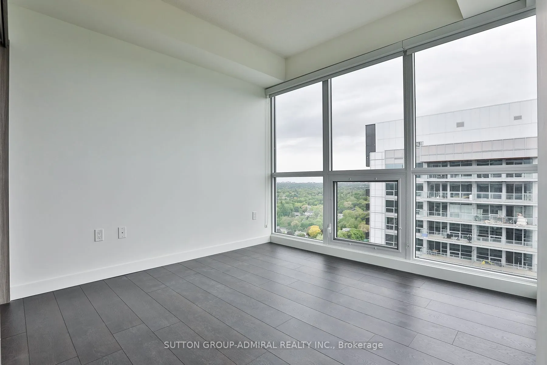85 McMahon Drive, #3507