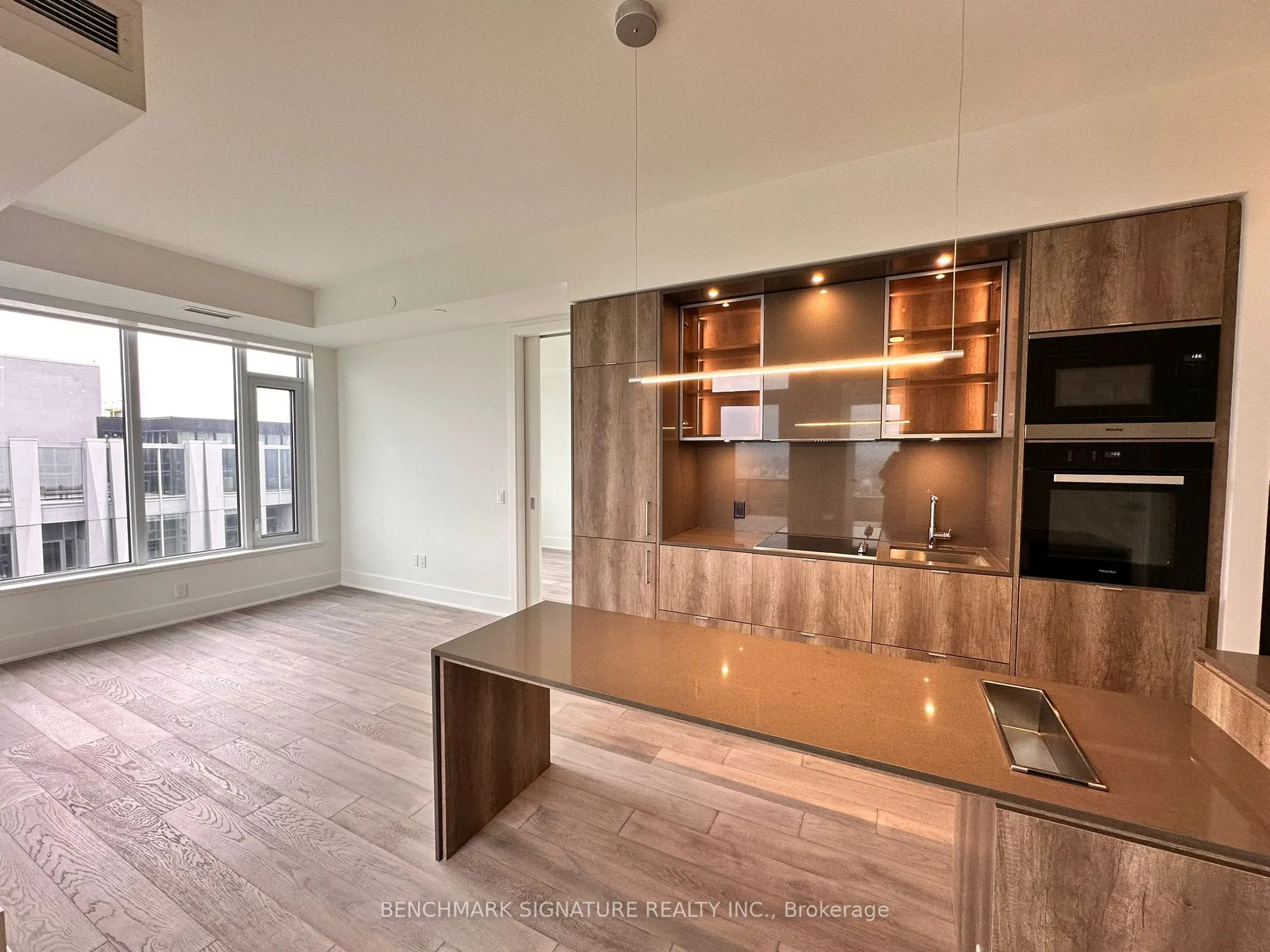 11 Yorkville Avenue #5504
