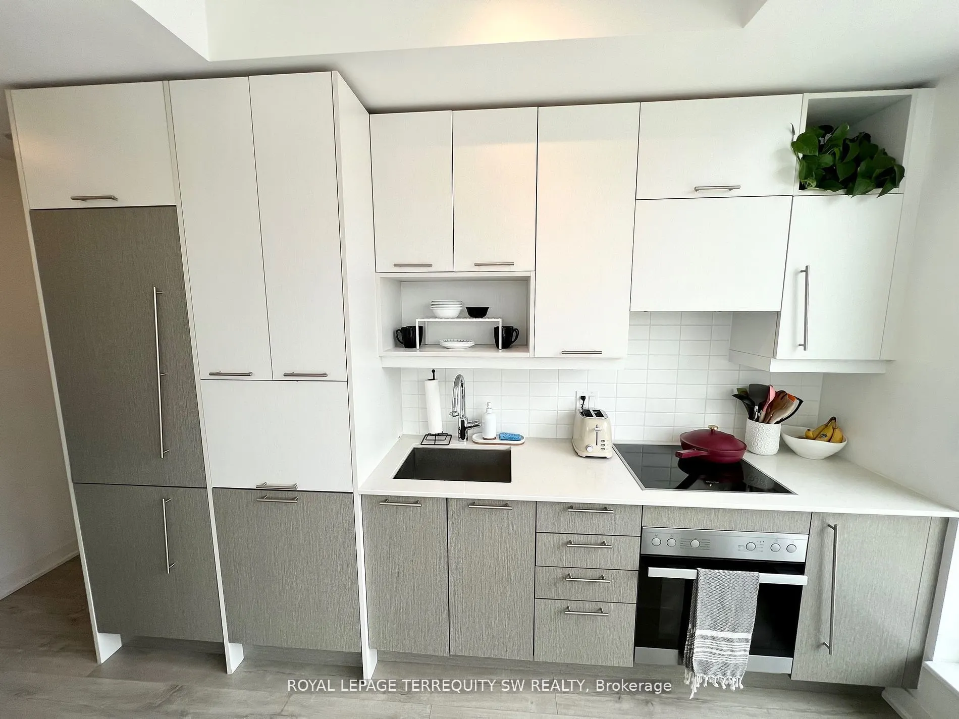 199 Richmond Street, #2202