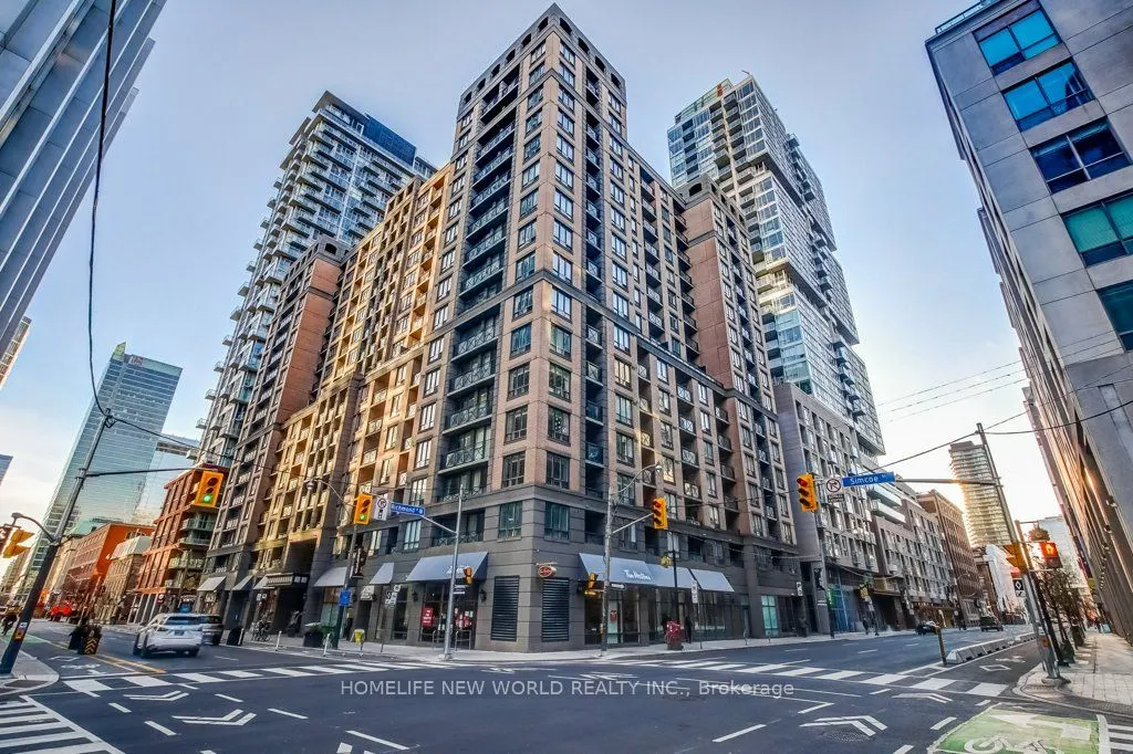 140 Simcoe Street, #1520
