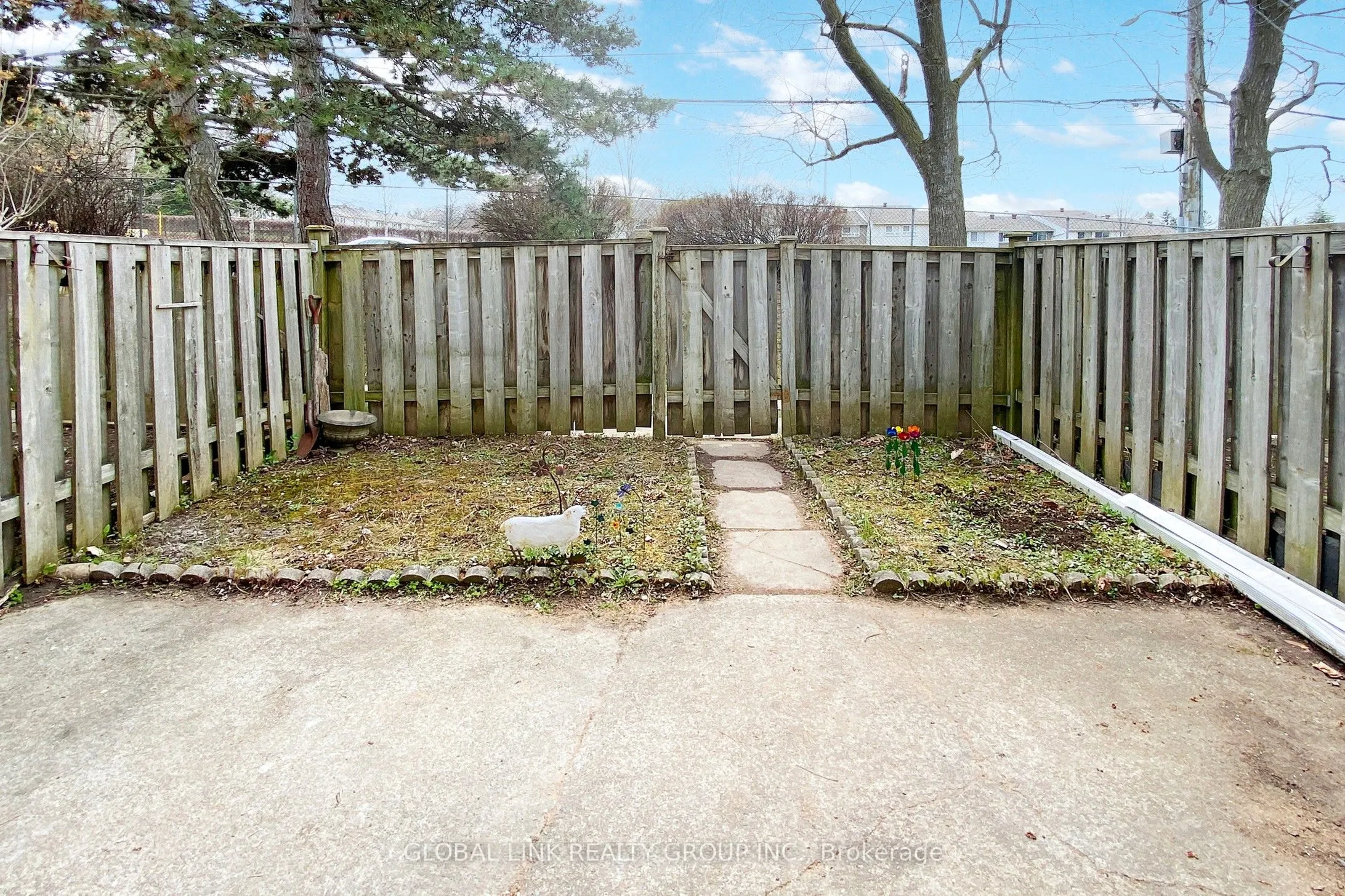 85 Rameau Drive S, #6
