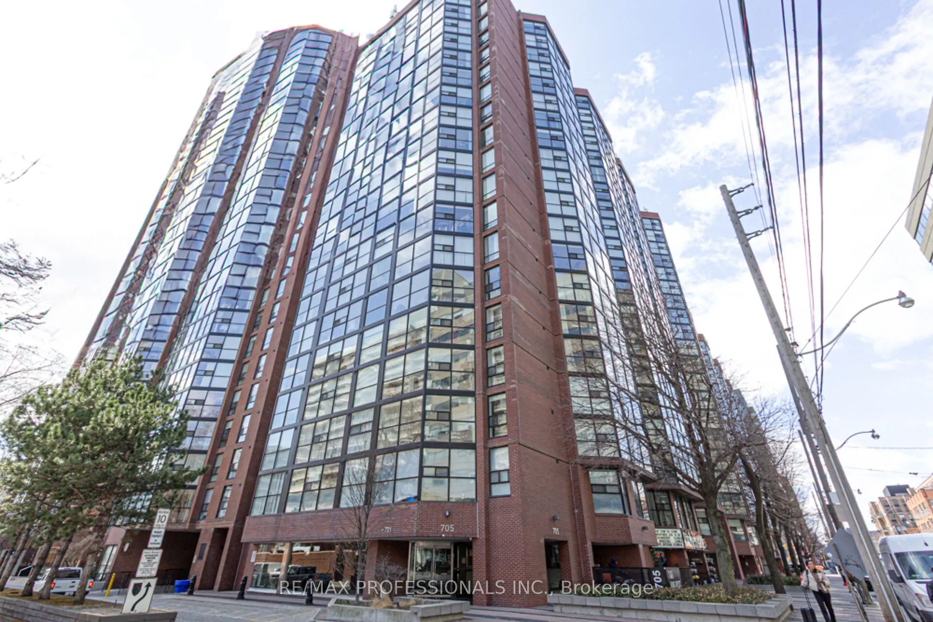 705 King Street W, #405