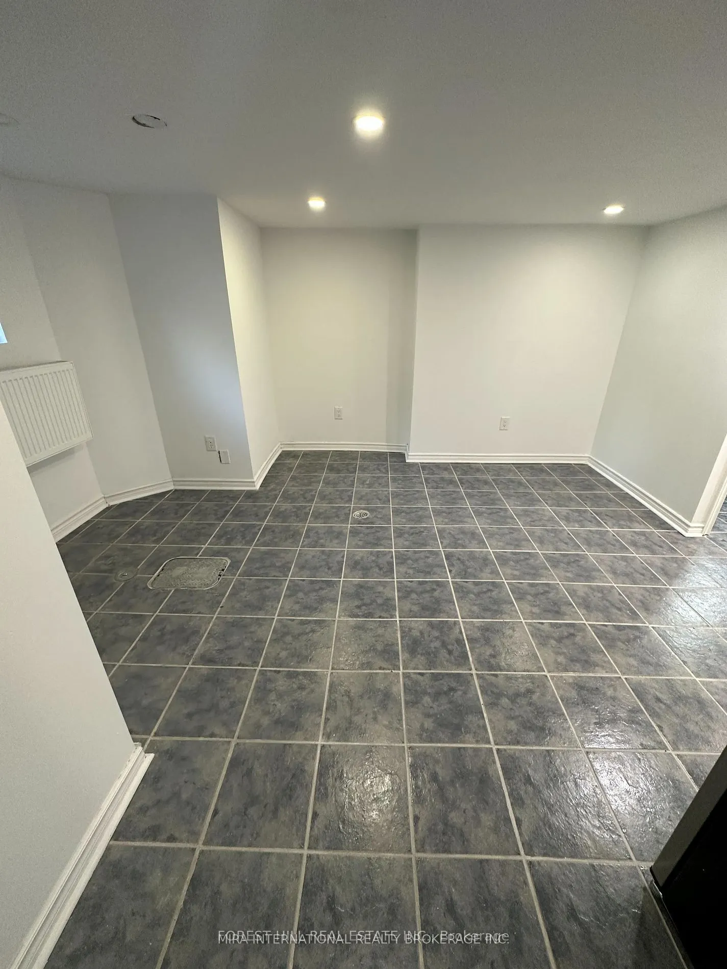 414 Dundas Street E, #B1