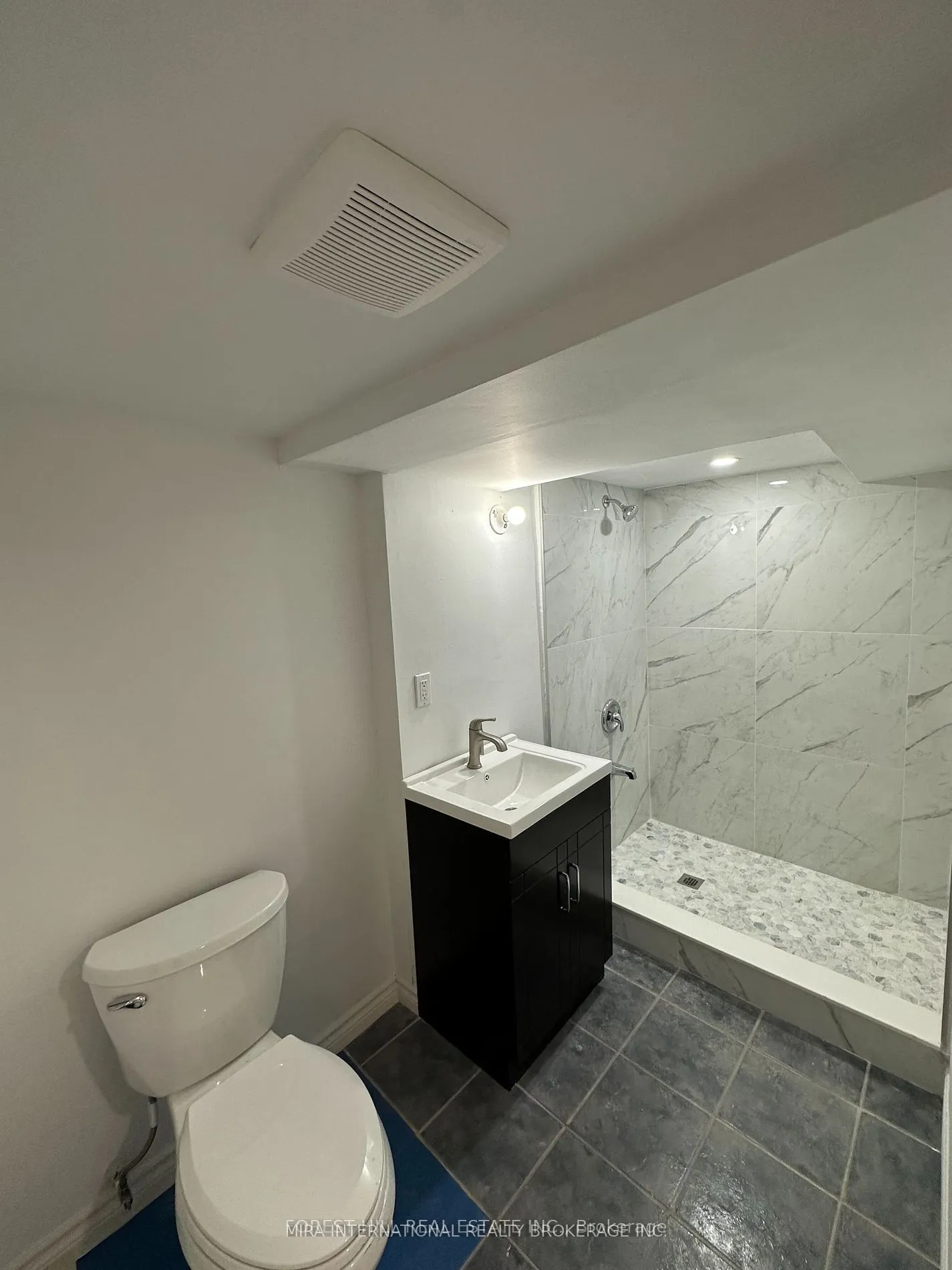 414 Dundas Street E, #B1