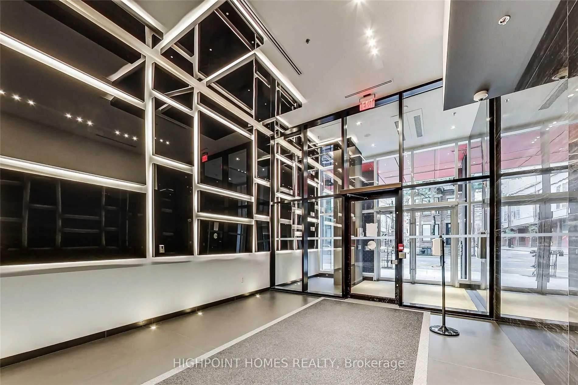 318 Richmond Street W, #909