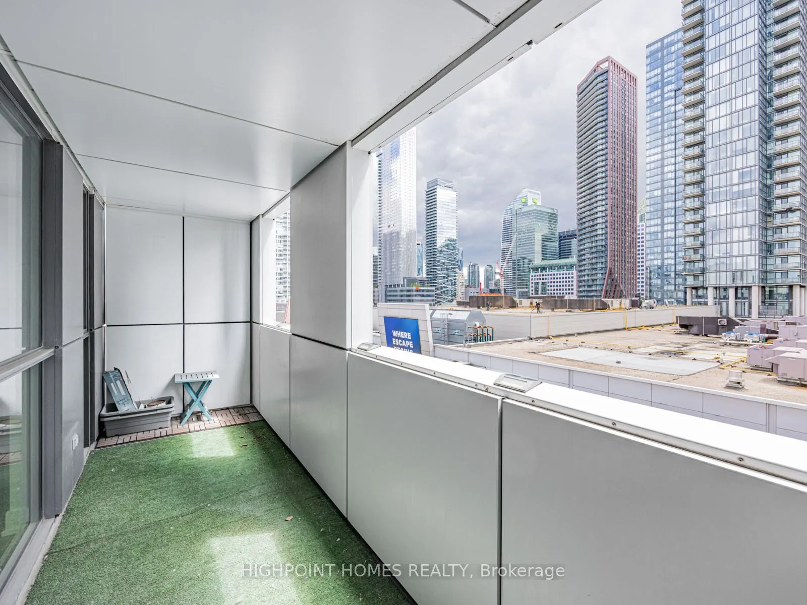 318 Richmond Street W, #909