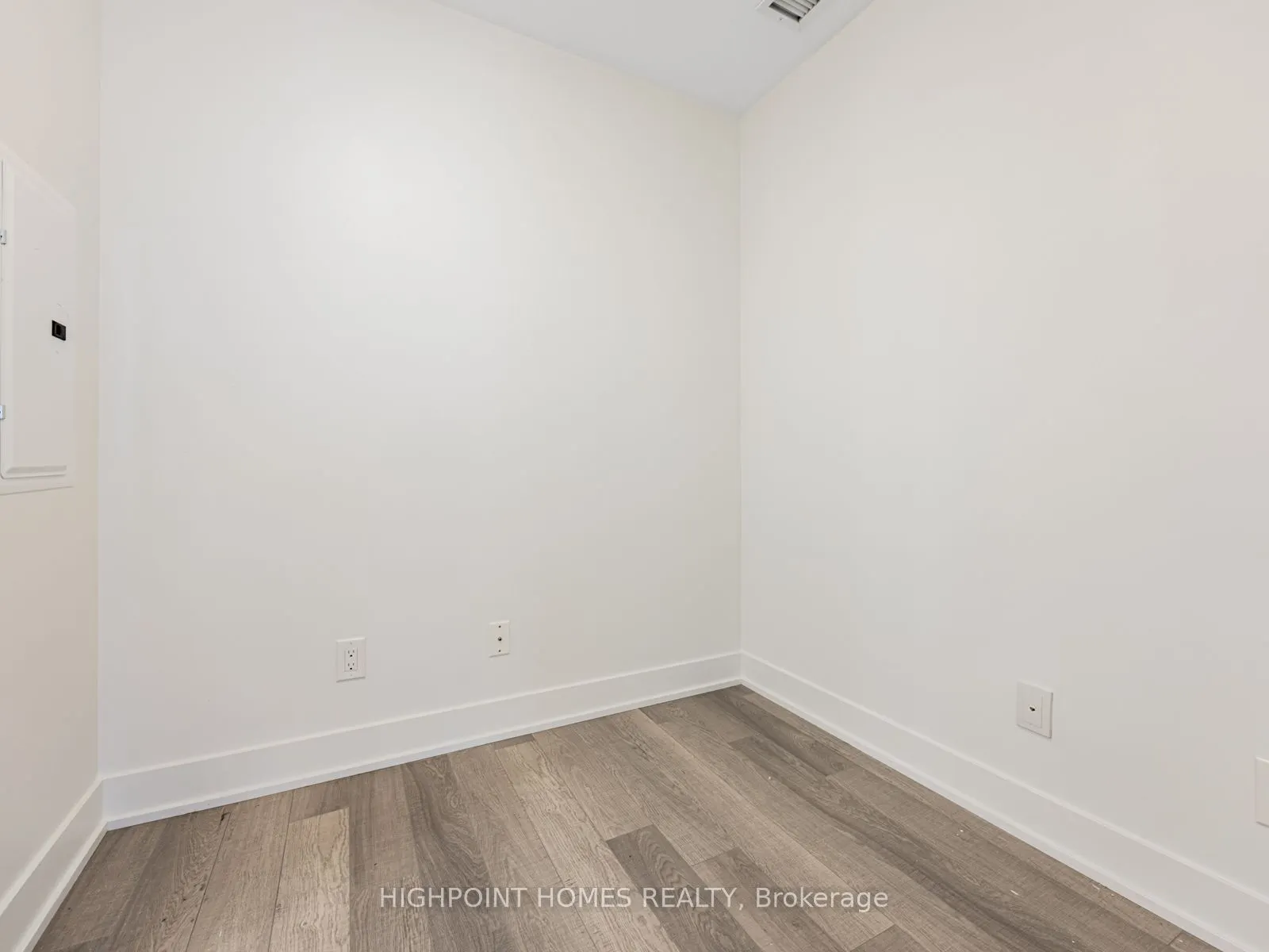 318 Richmond Street W, #909