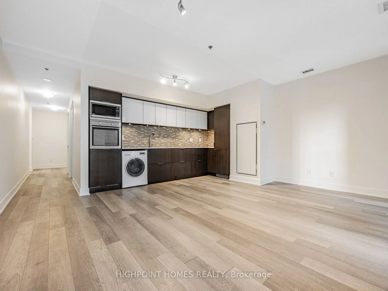 318 Richmond Street W, #909