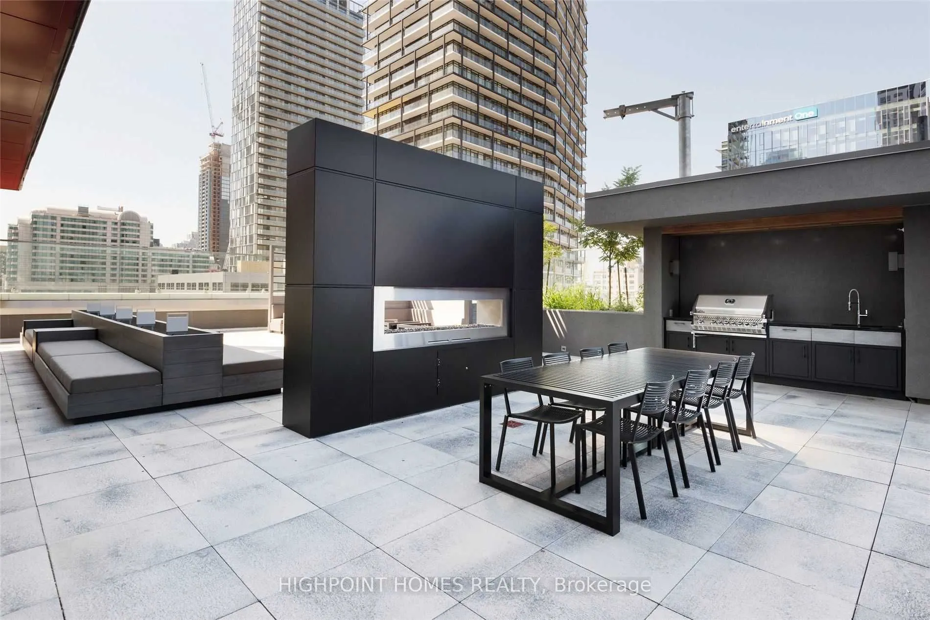 318 Richmond Street W, #909
