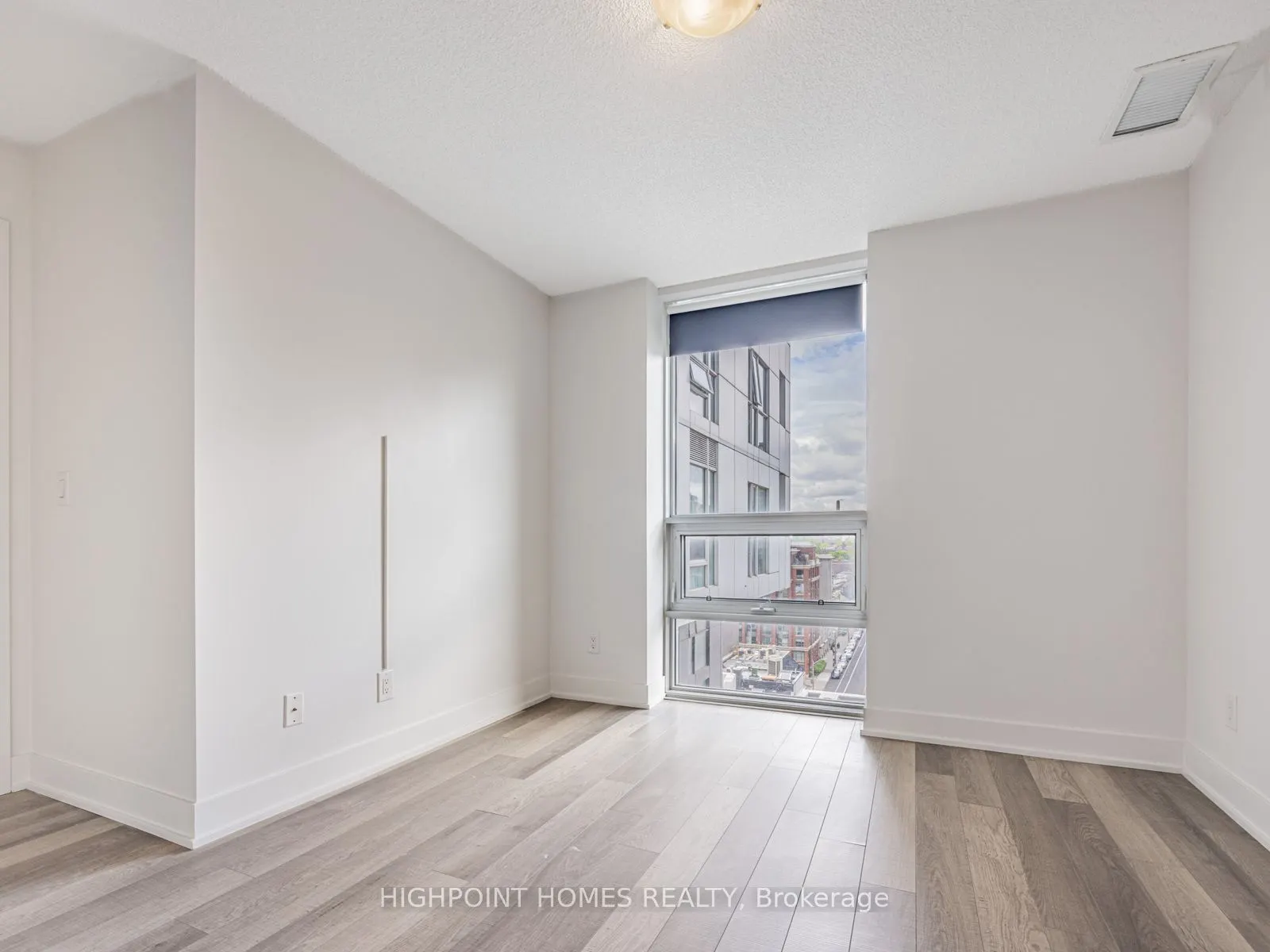 318 Richmond Street W, #909
