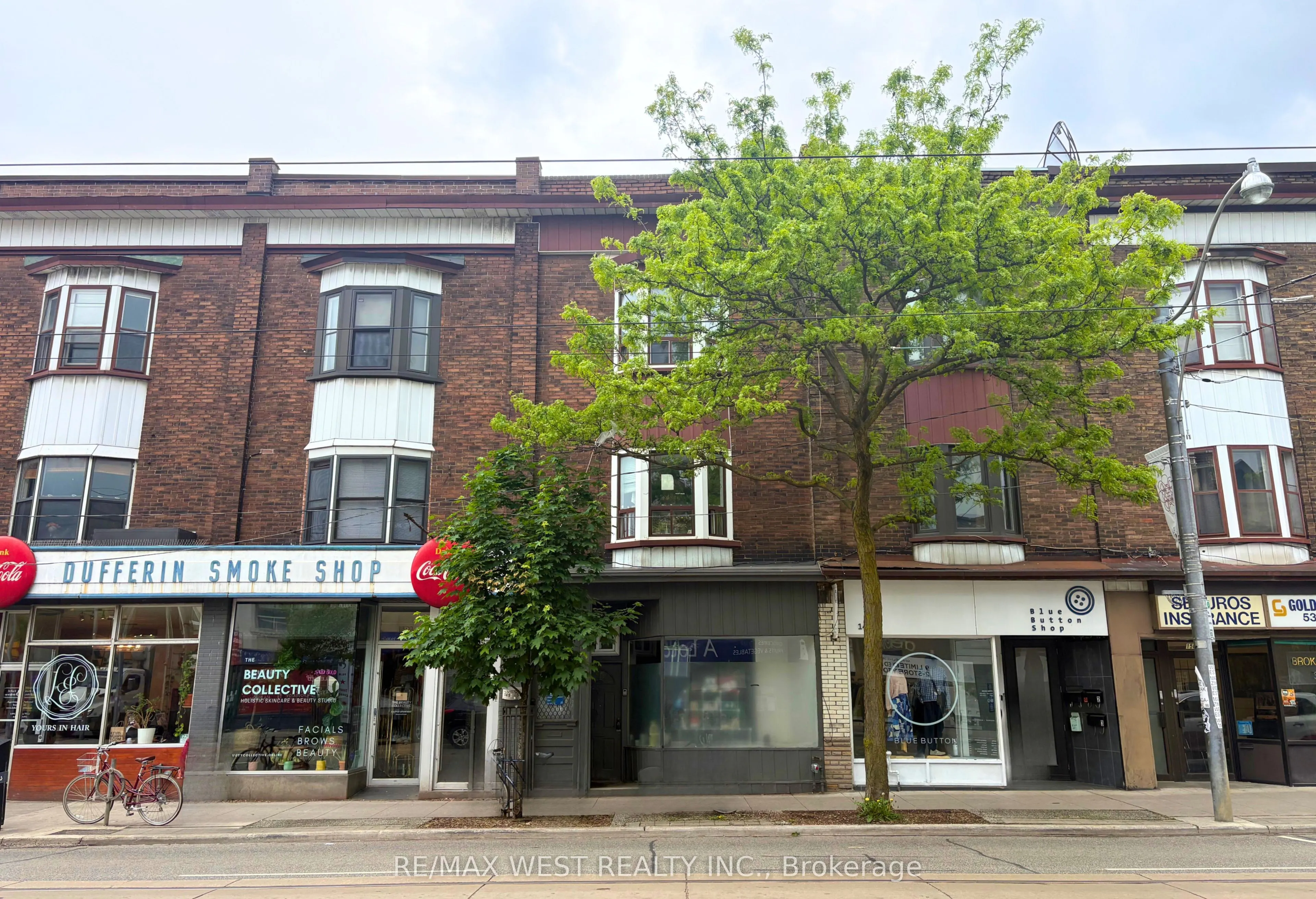 1497 Dundas Street W