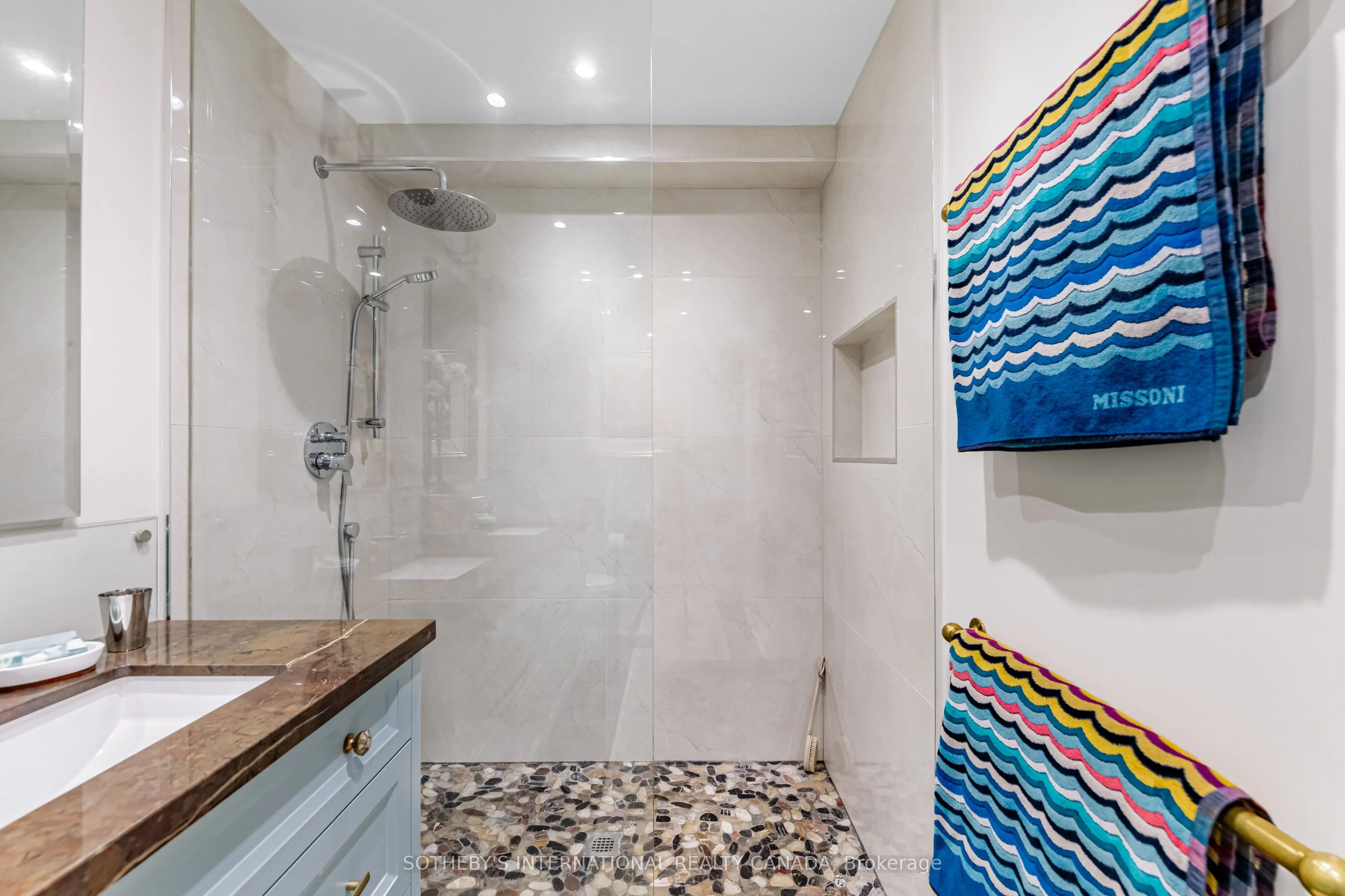 120 Rosedale Valley Road, #803