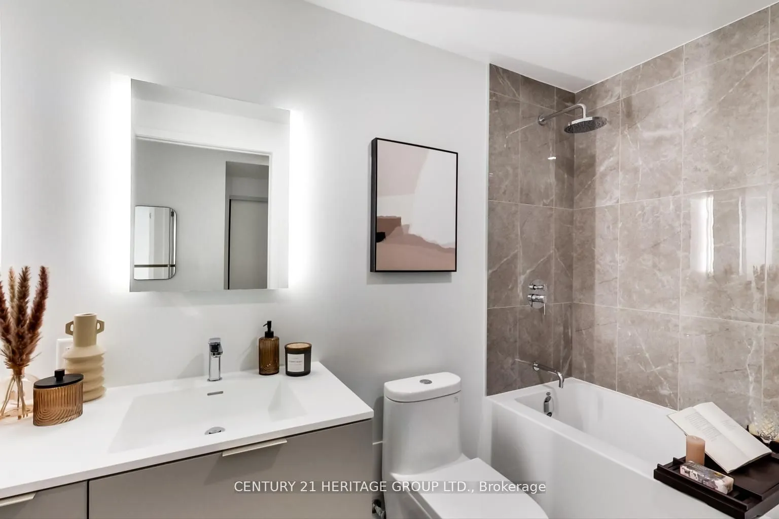 185 Alberta Avenue, #907