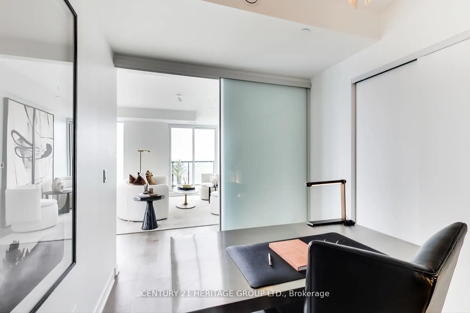 185 Alberta Avenue, #907