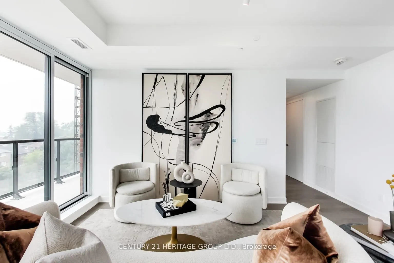 185 Alberta Avenue, #907