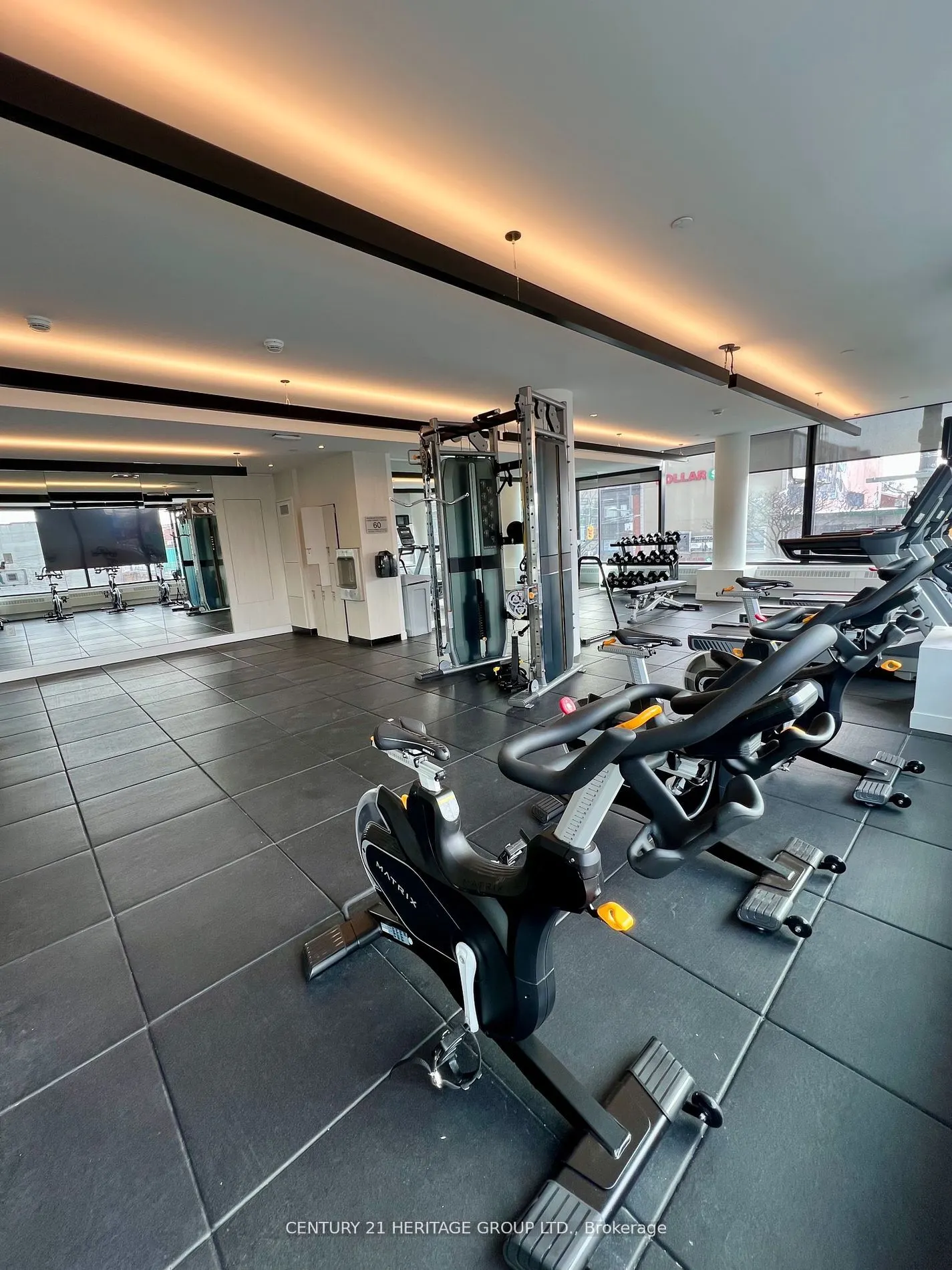 185 Alberta Avenue, #907