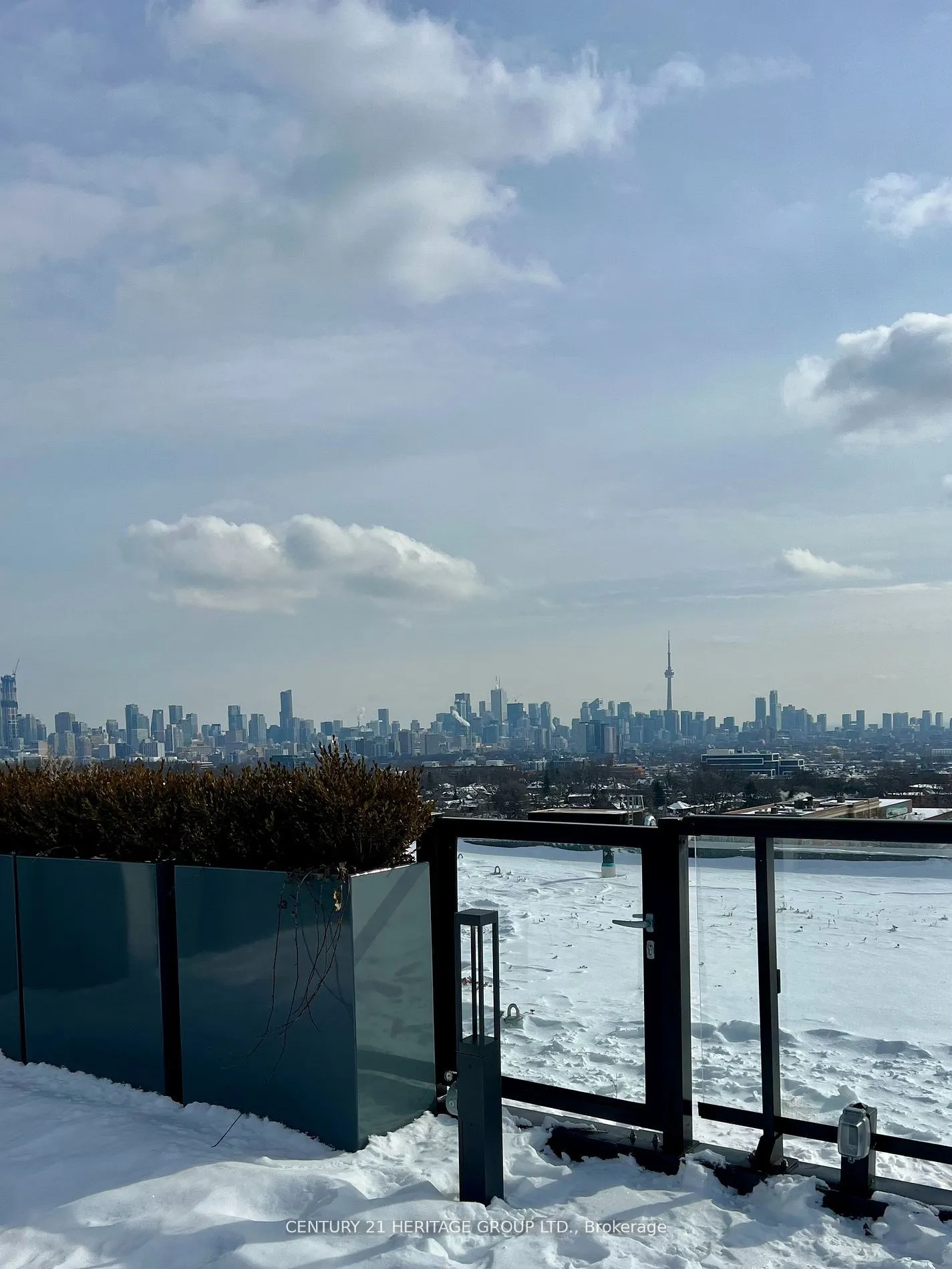 185 Alberta Avenue, #907