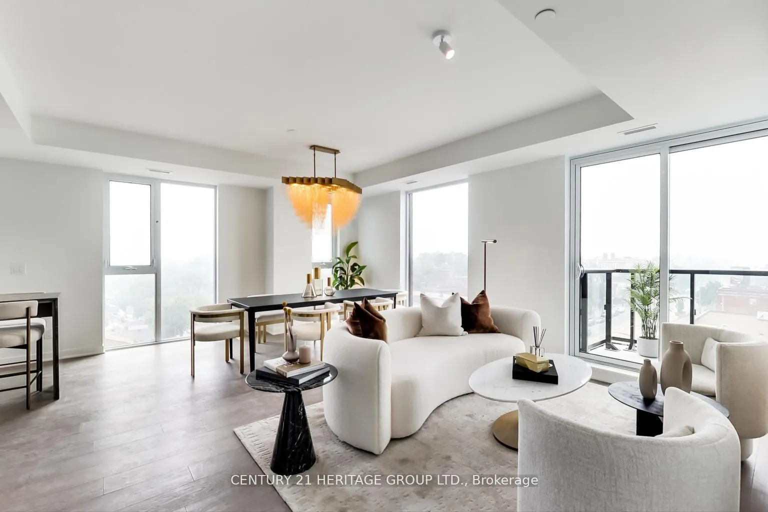 185 Alberta Avenue, #907