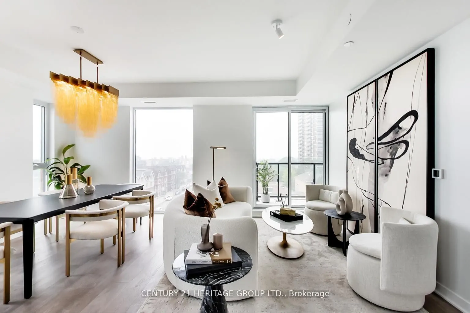 185 Alberta Avenue, #907