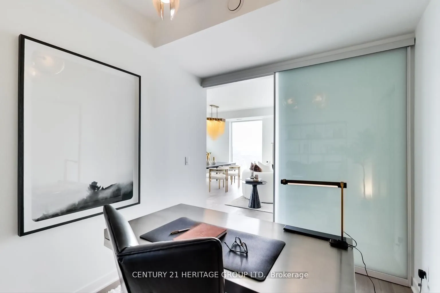 185 Alberta Avenue, #907