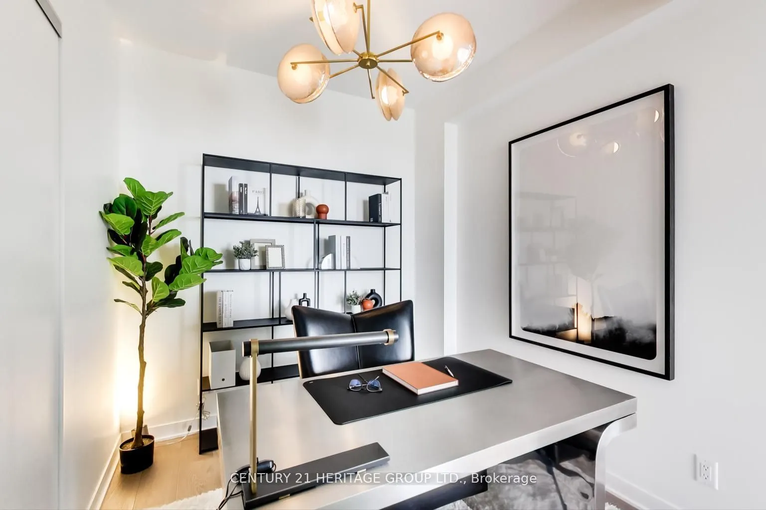 185 Alberta Avenue, #907
