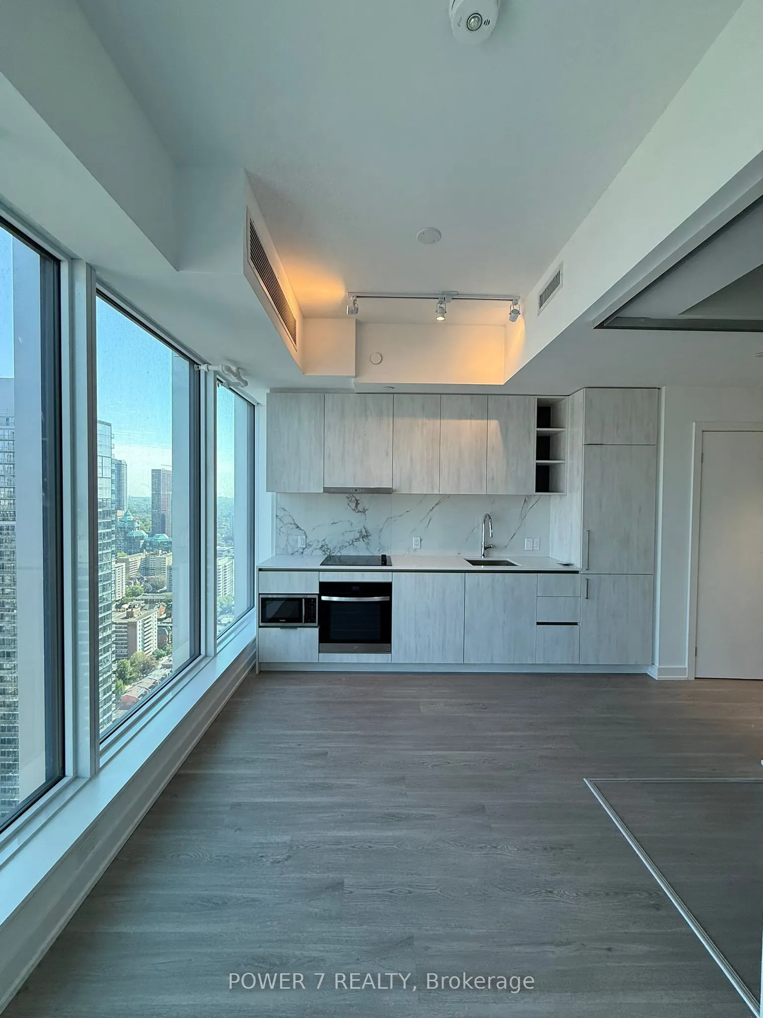 8 Wellesley Street W, #4605