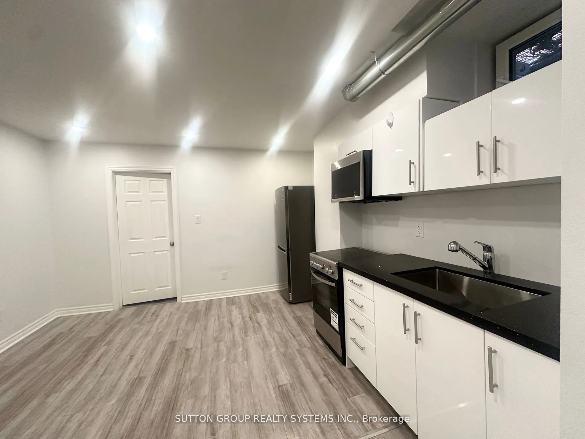 210 Carlton Street, #L3