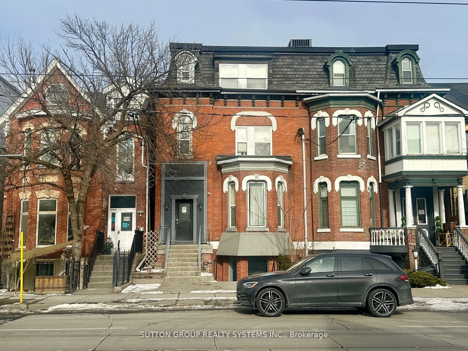 210 Carlton Street, #L3