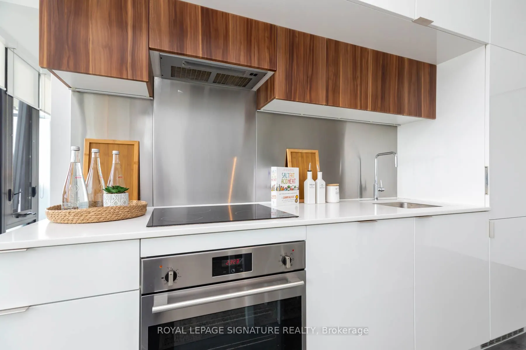 185 Roehampton Avenue #2805