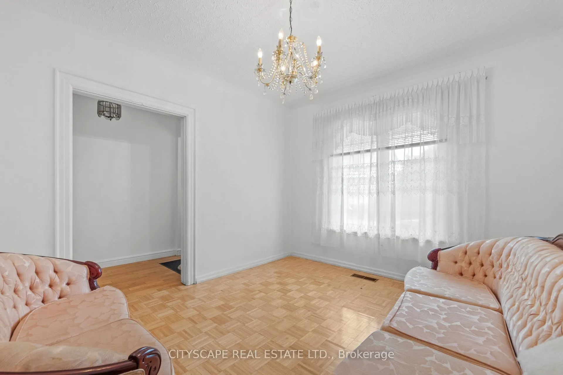 92 Bellwoods Avenue