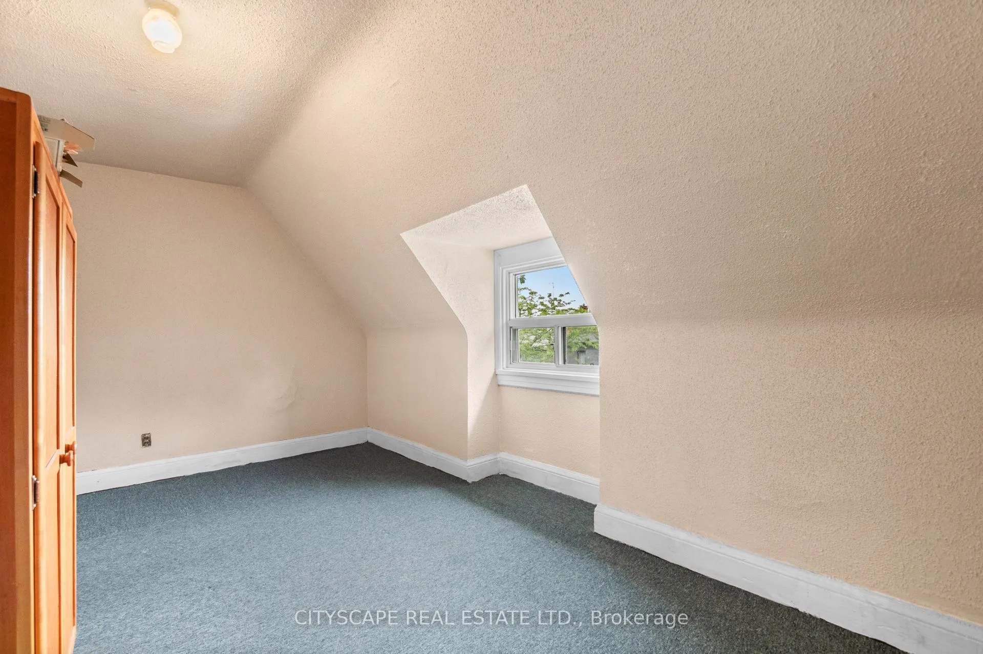 92 Bellwoods Avenue