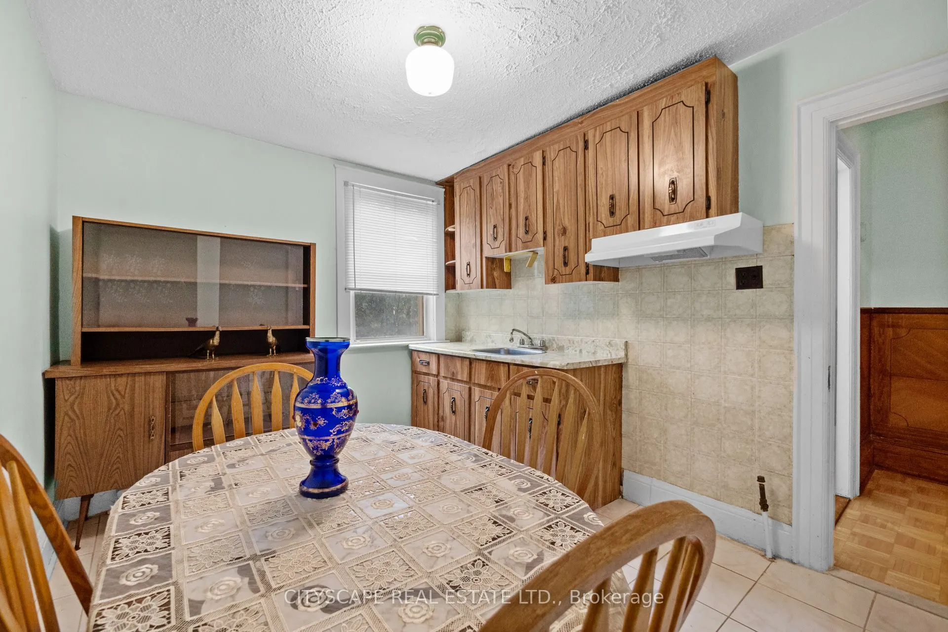 92 Bellwoods Avenue