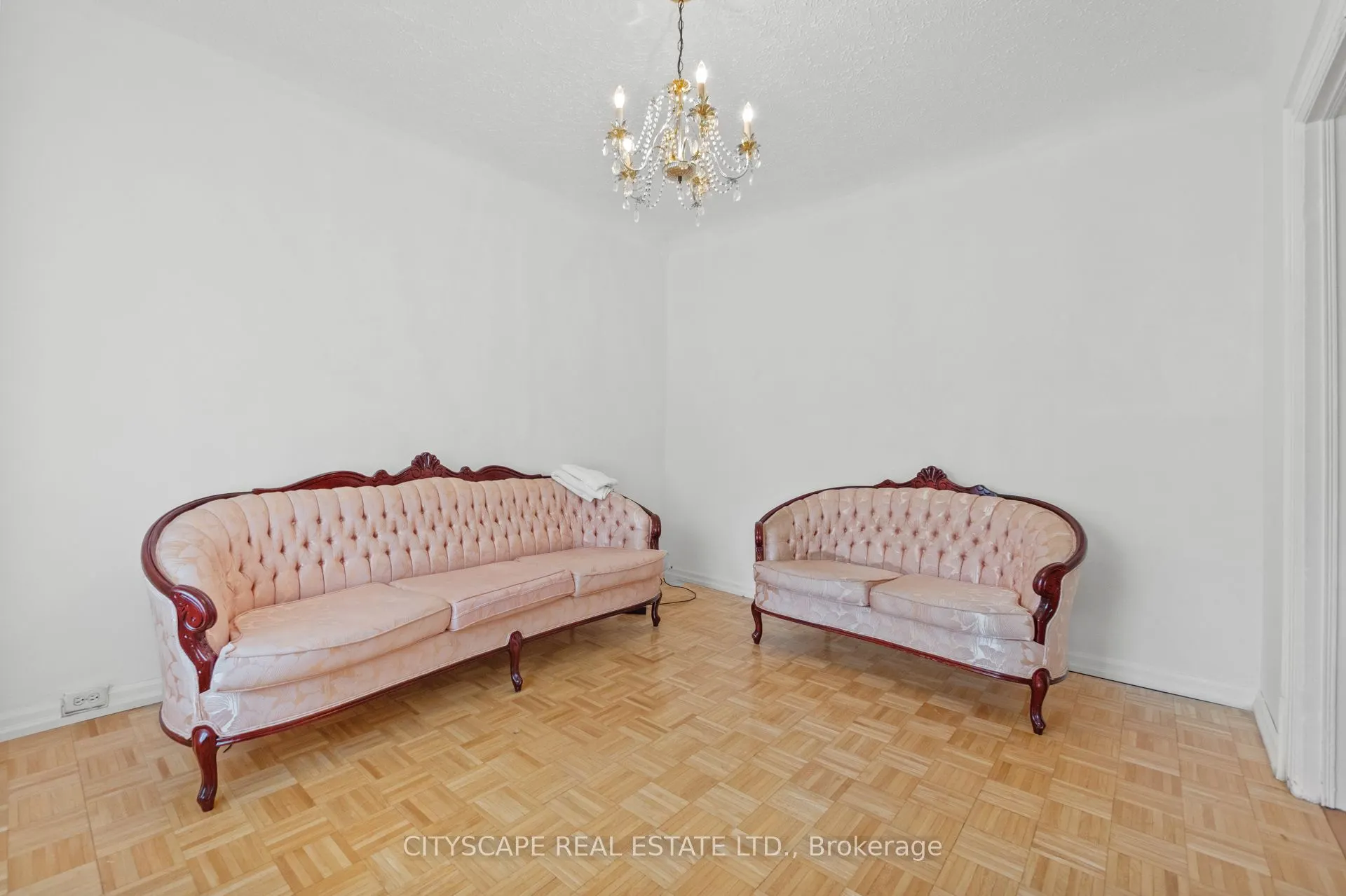 92 Bellwoods Avenue