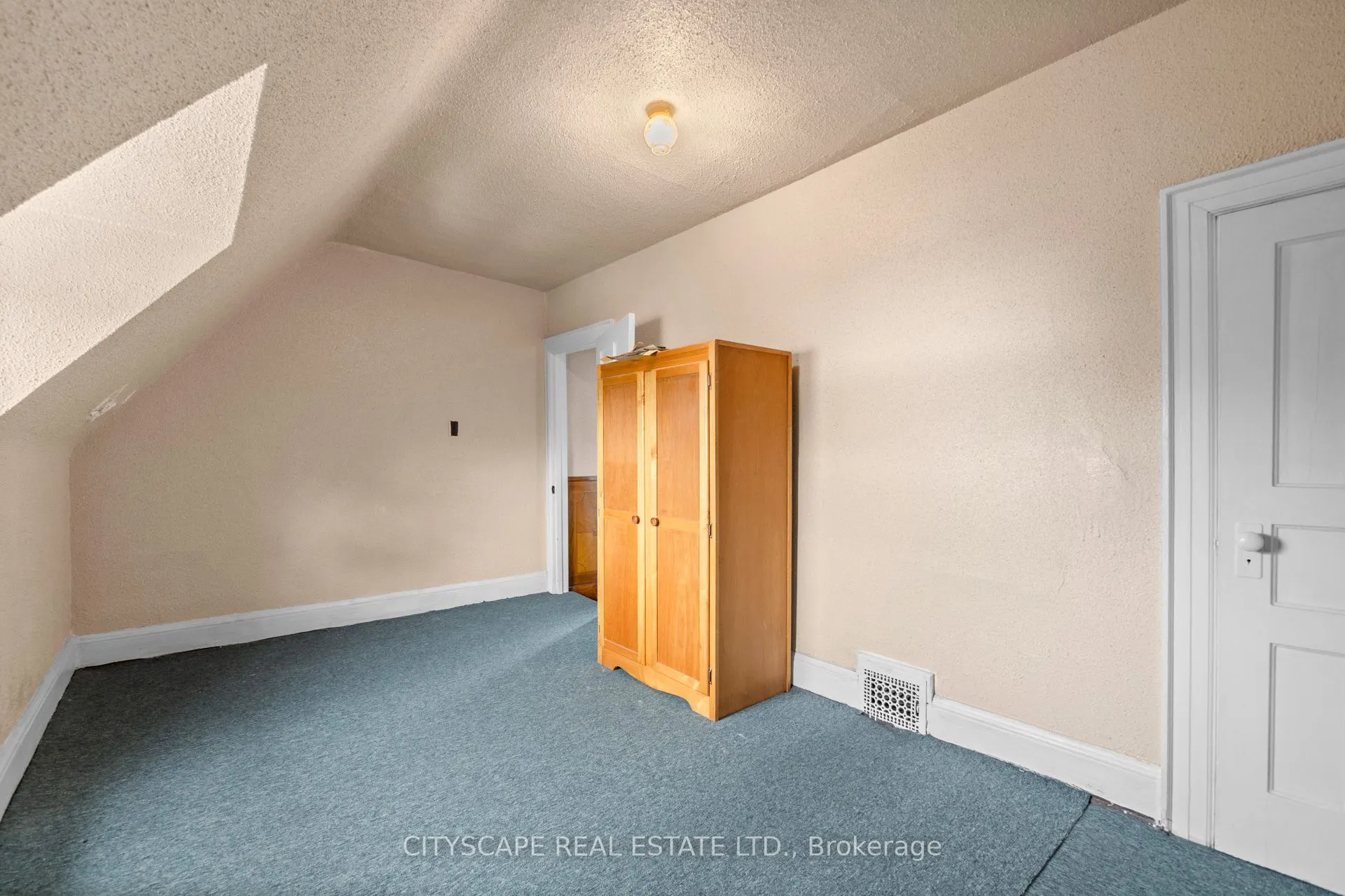 92 Bellwoods Avenue