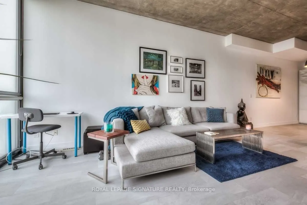 60 Bathurst Street, #909