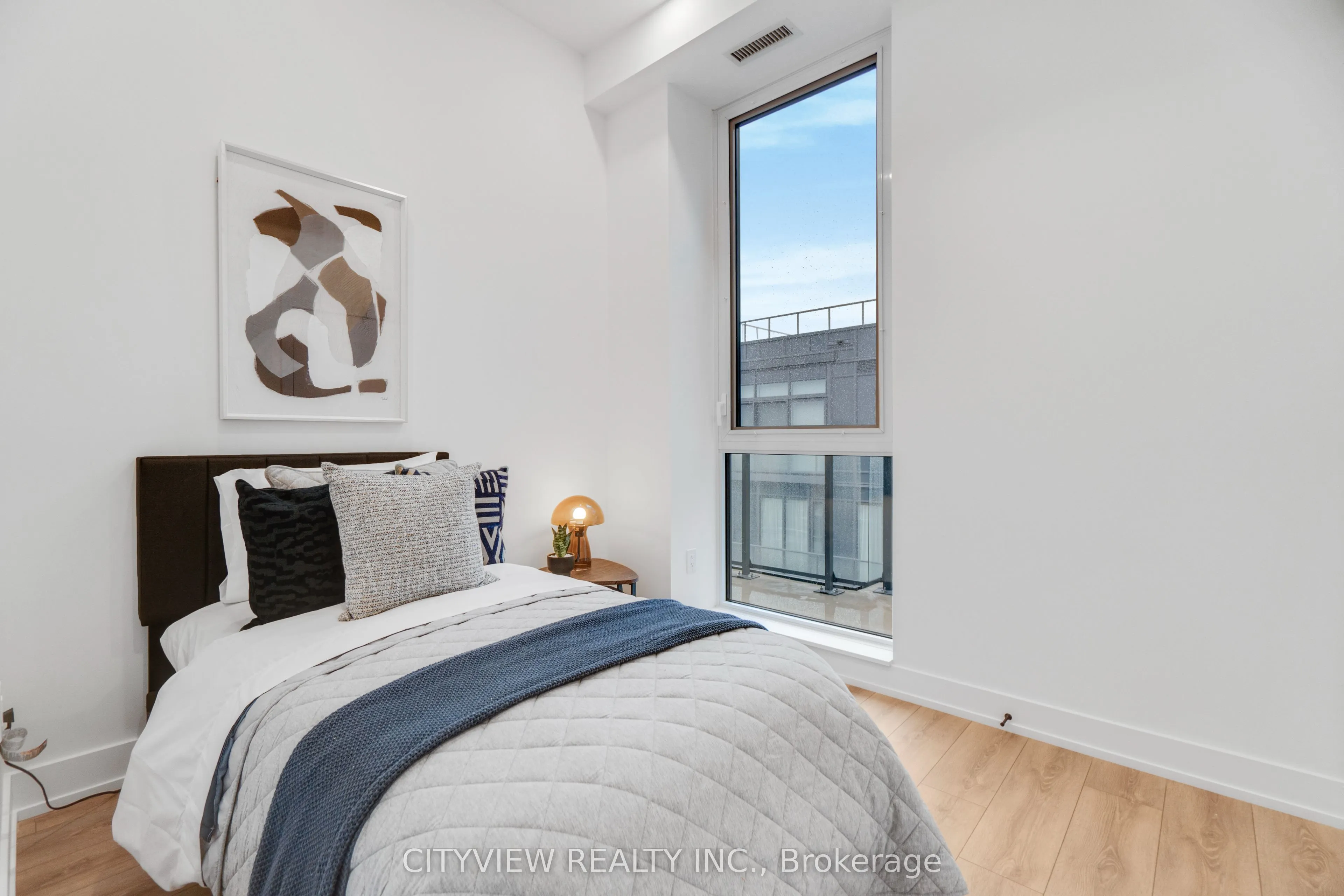 500 Dupont Street, #PH13