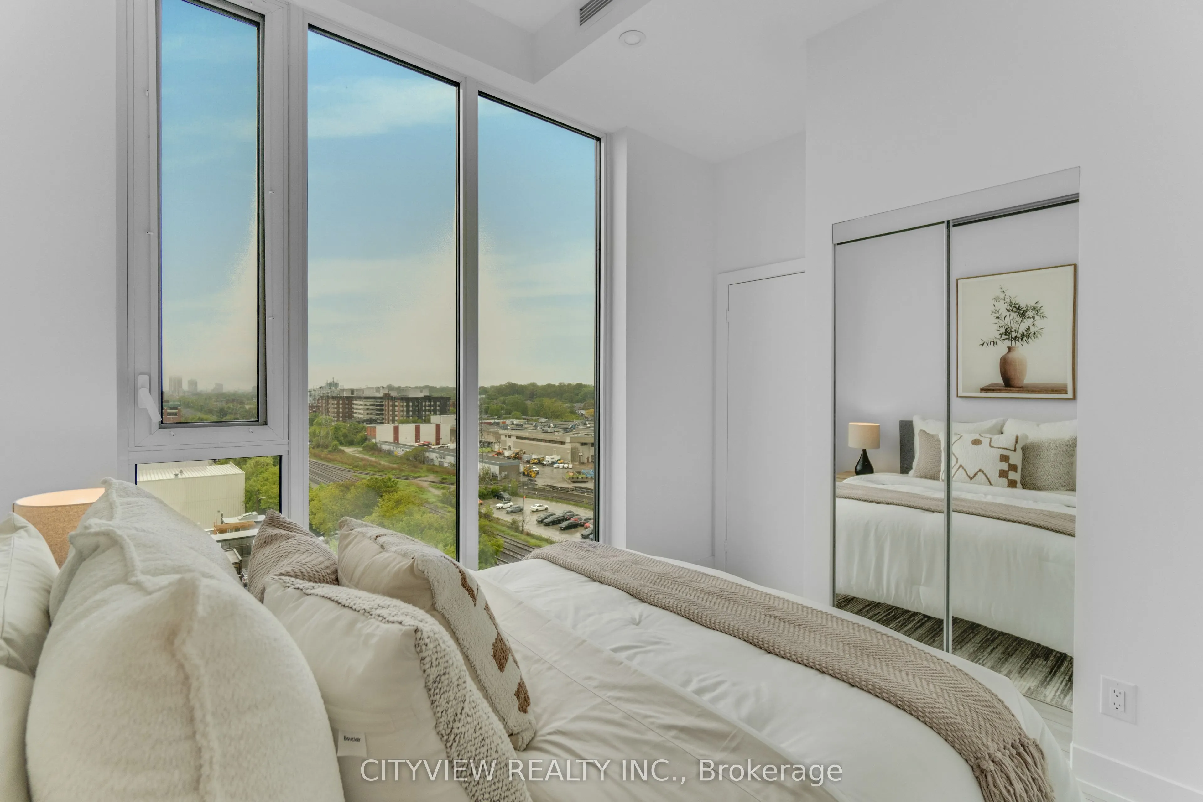 500 Dupont Street, #PH5